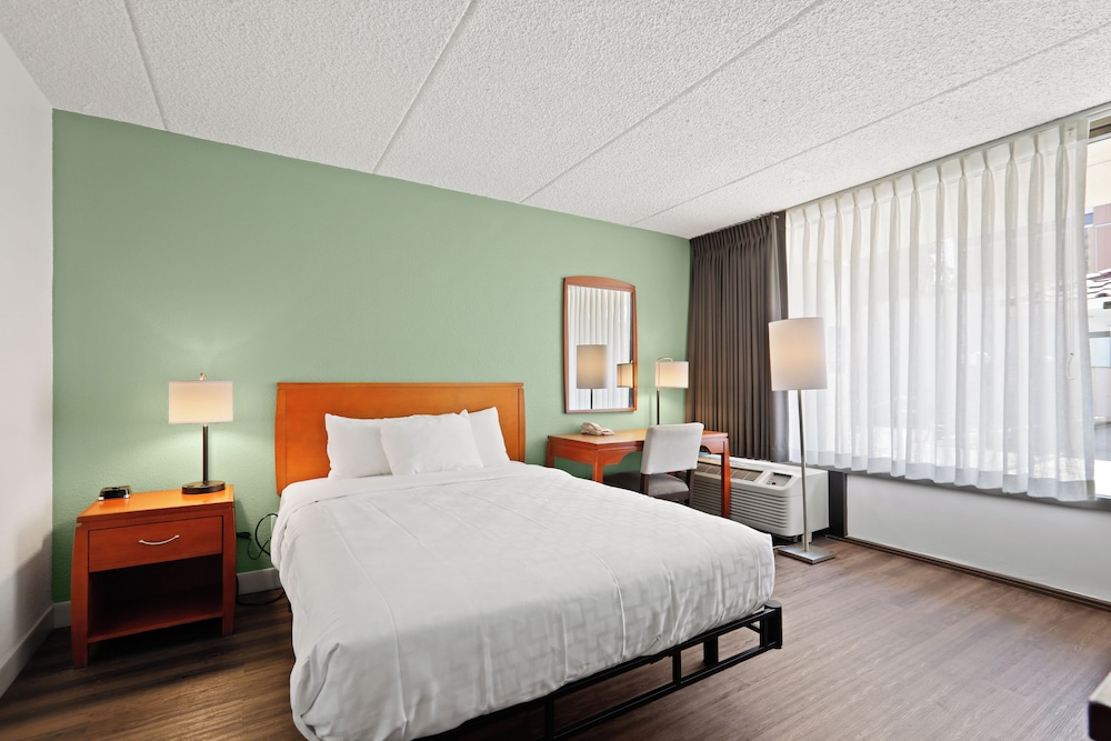 Vagabond Inn Executive Old Town - photo 27