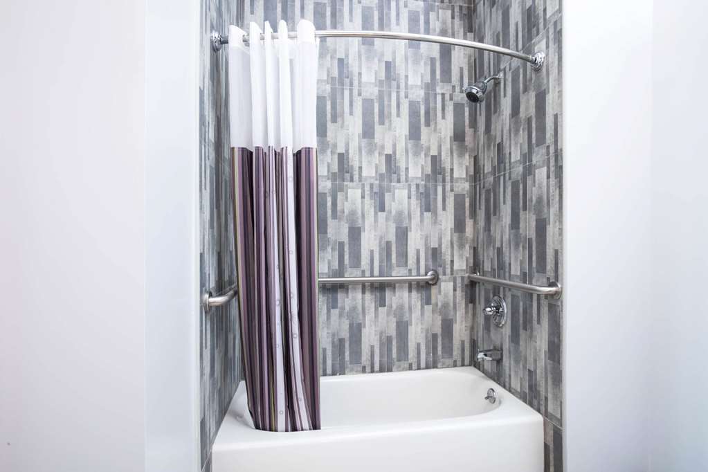 La Quinta Inn and Suites Long Island City - photo 22