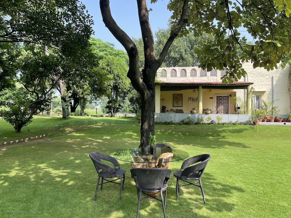 Tree Of Life Dak Bungalow Dera Bassi