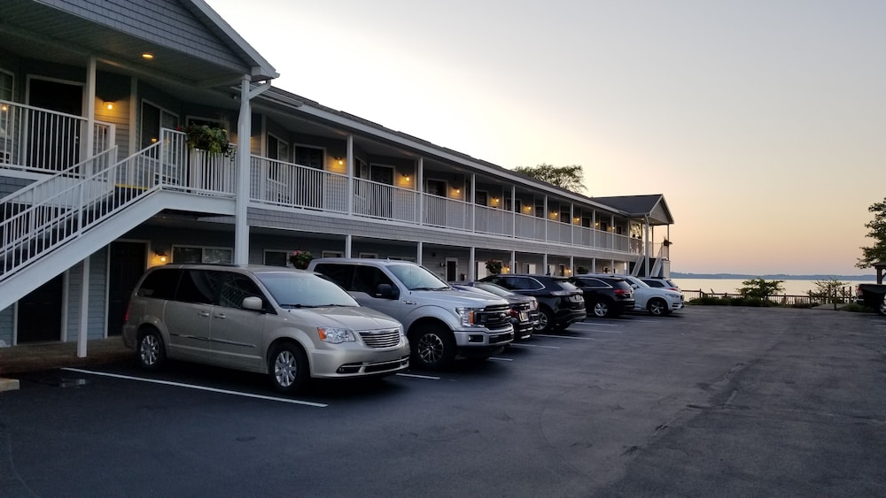 Brio Beach Inn - photo 47