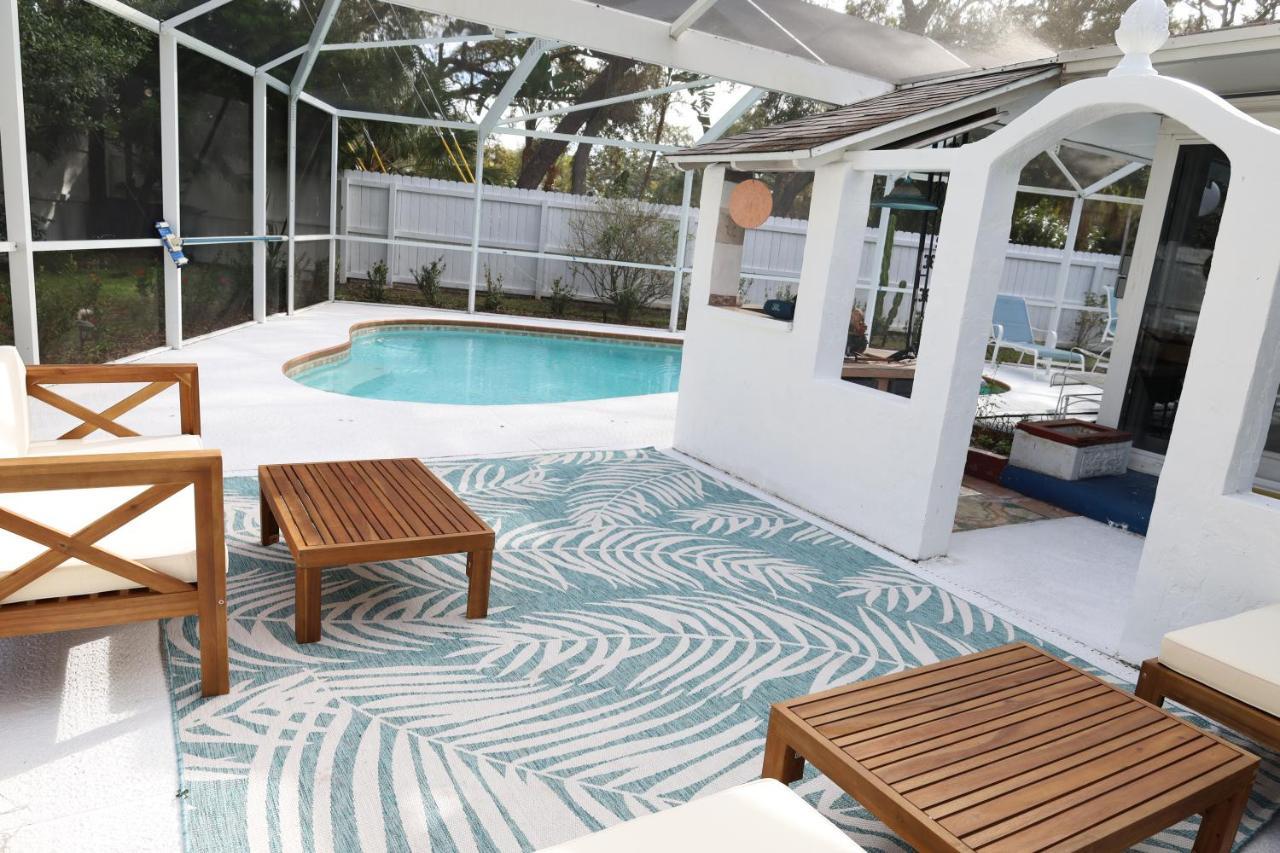 Wave Cave Beach Heated Pool BBQ Family Friends Fun in St. Petersburg, United States