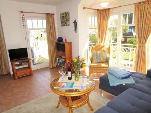 Haus Bernstein Fewo 12 — 4-Star Luxury Hotel in Ostseebad Kuehlungsborn, Germany