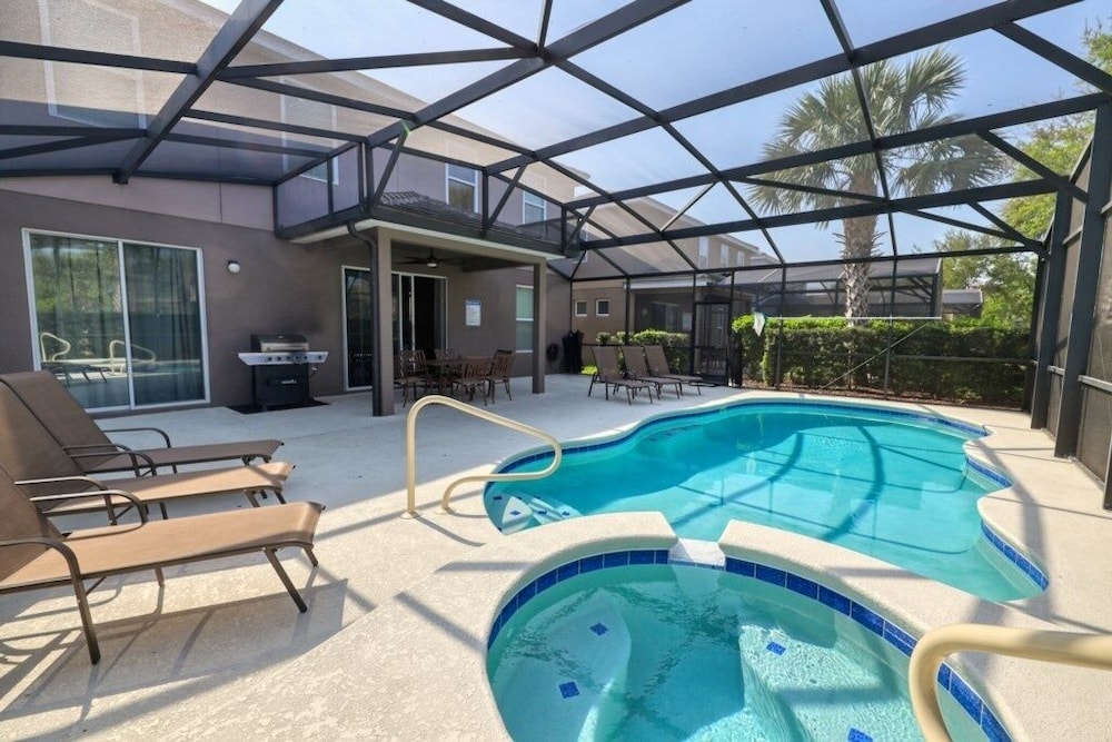 Fun Games & Relaxation At Solterra Resort 6 Bedroom Home by Redawning - photo 29