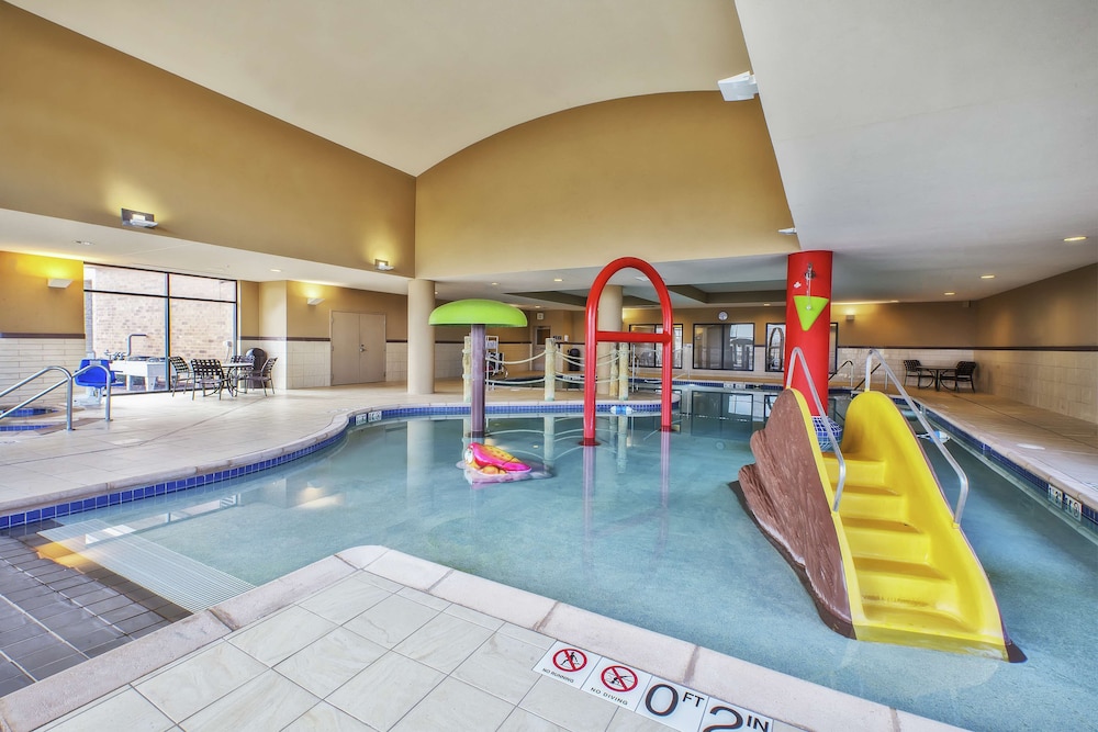 Hampton Inn & Suites Madison West - photo 24