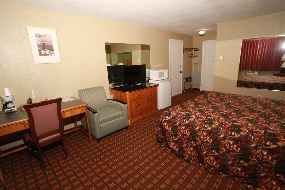 Budget Inn Syracuse Airport - photo 8