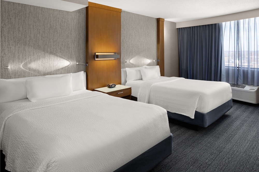 Courtyard by Marriott Minneapolis Downtown - photo 9