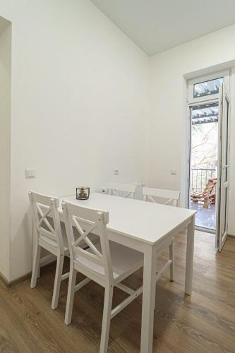 Cozy Central Apartment By Wehost