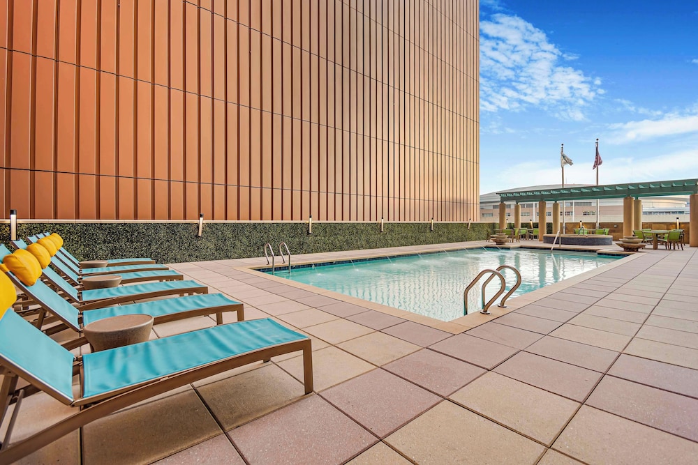 Embassy Suites Houston Downtown - photo 24