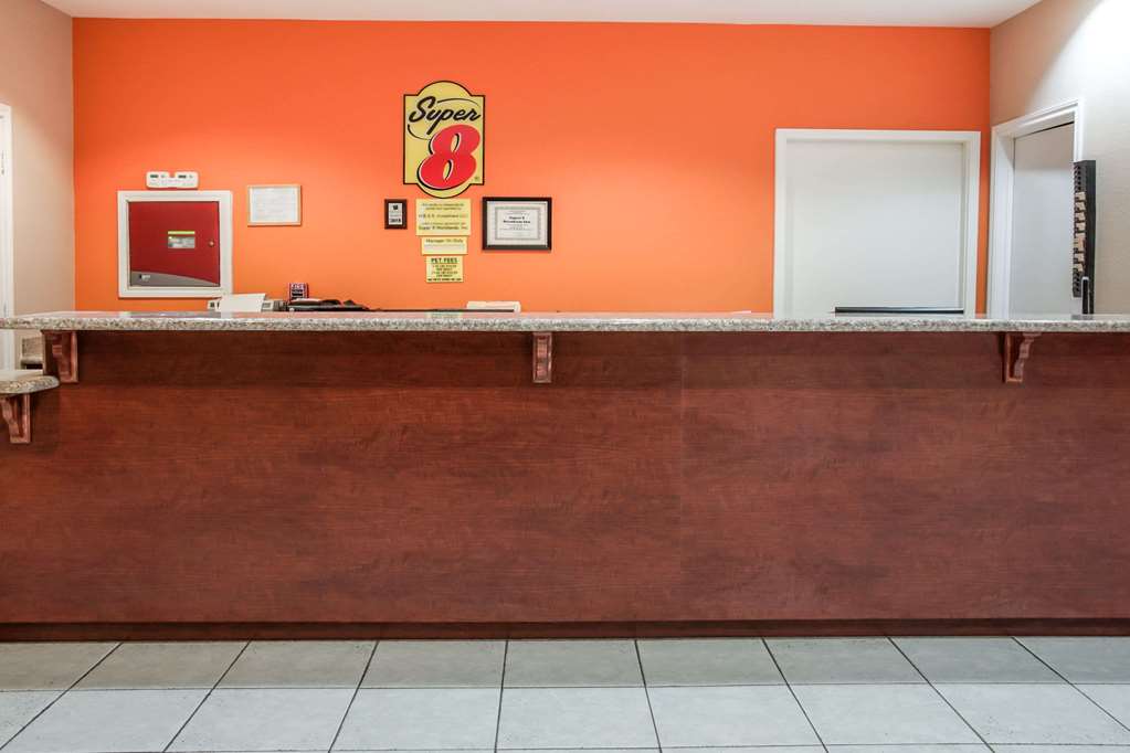 Super 8 by Wyndham Brenham TX - photo 5