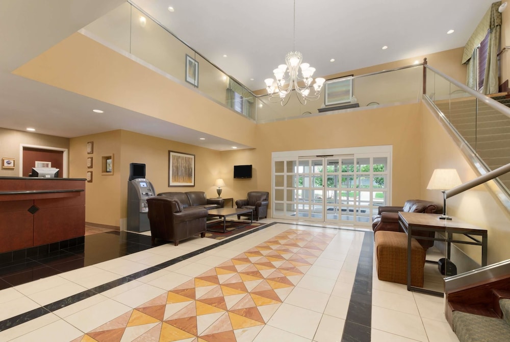 Hawthorn Extended Stay by Wyndham College Station - photo 3