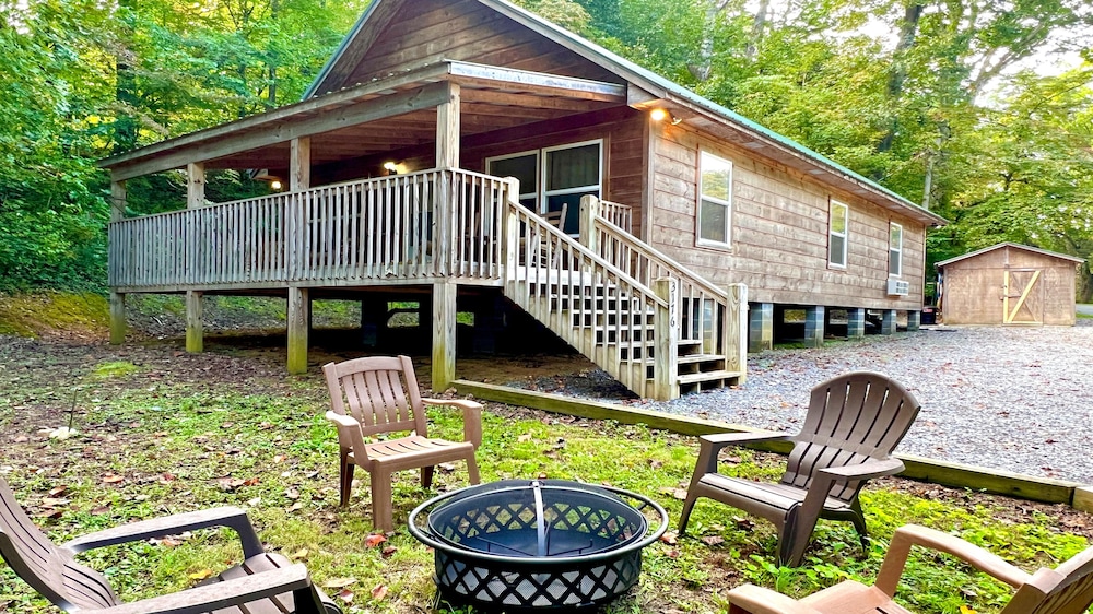 Tranquil Valley Retreat - last minute hotel in Sevierville