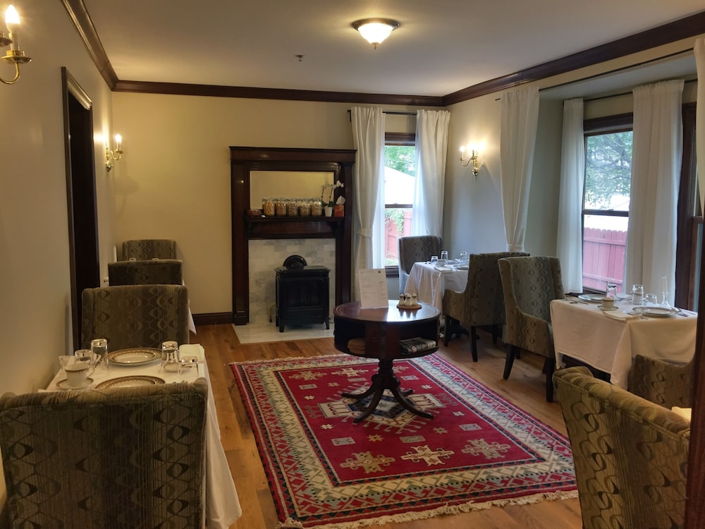 Dartmouth House - featured photo