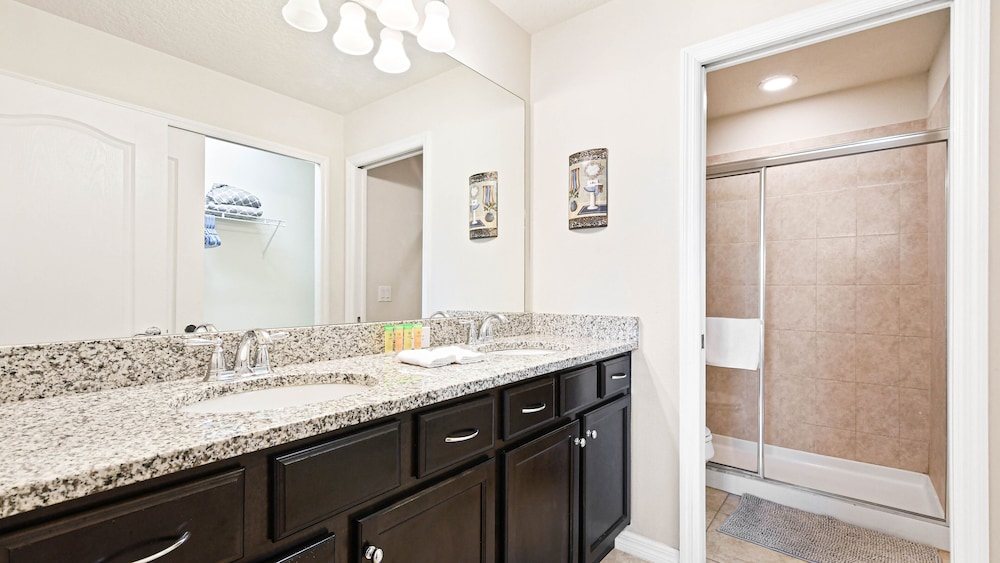 Free Waterpark Access 5br Resort Townhome w Pool - photo 18