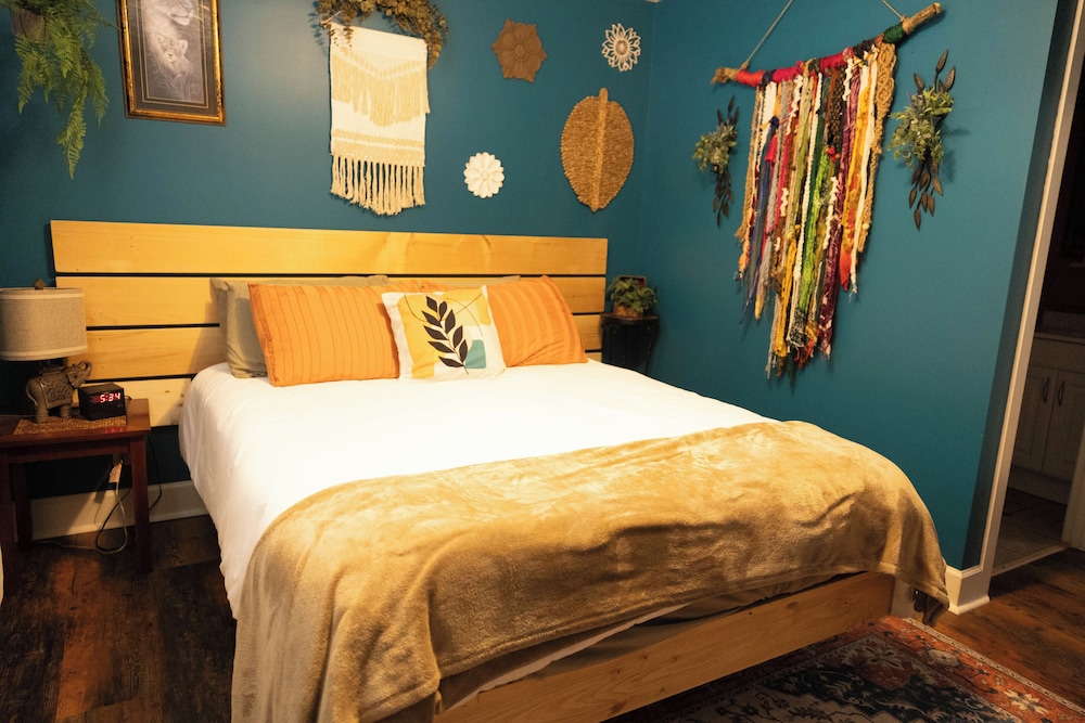 Monroe Street Suites - photo 19