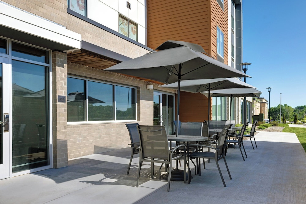 Fairfield Inn & Suites by Marriott Denver Airport at Gateway Park - photo 36