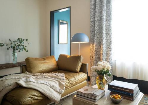 Elegant Townhouse Hudson center 3 ensuite baths — 4-Star Luxury Hotel in Hudson, United States