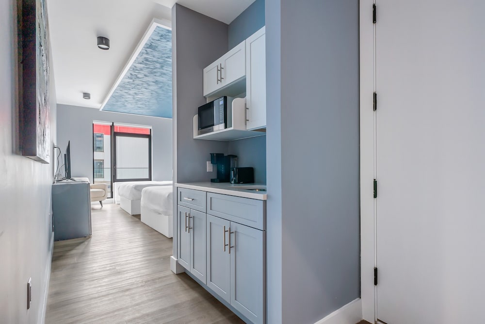 Global Luxury Suites at The Arches - photo 65