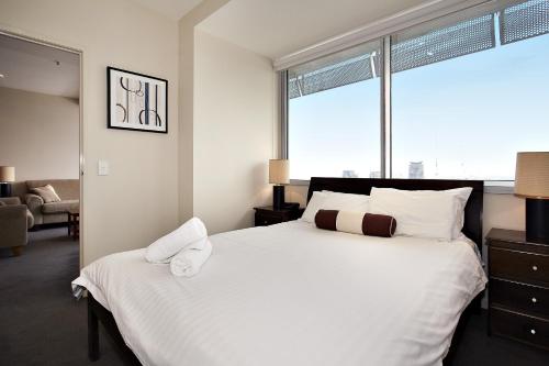 Astra Apartments Melbourne — 4-Star Luxury Hotel in Melbourne, Australia