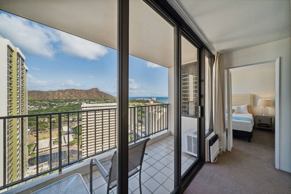 Tower 1 Suite 3007 Qqs - photo 14