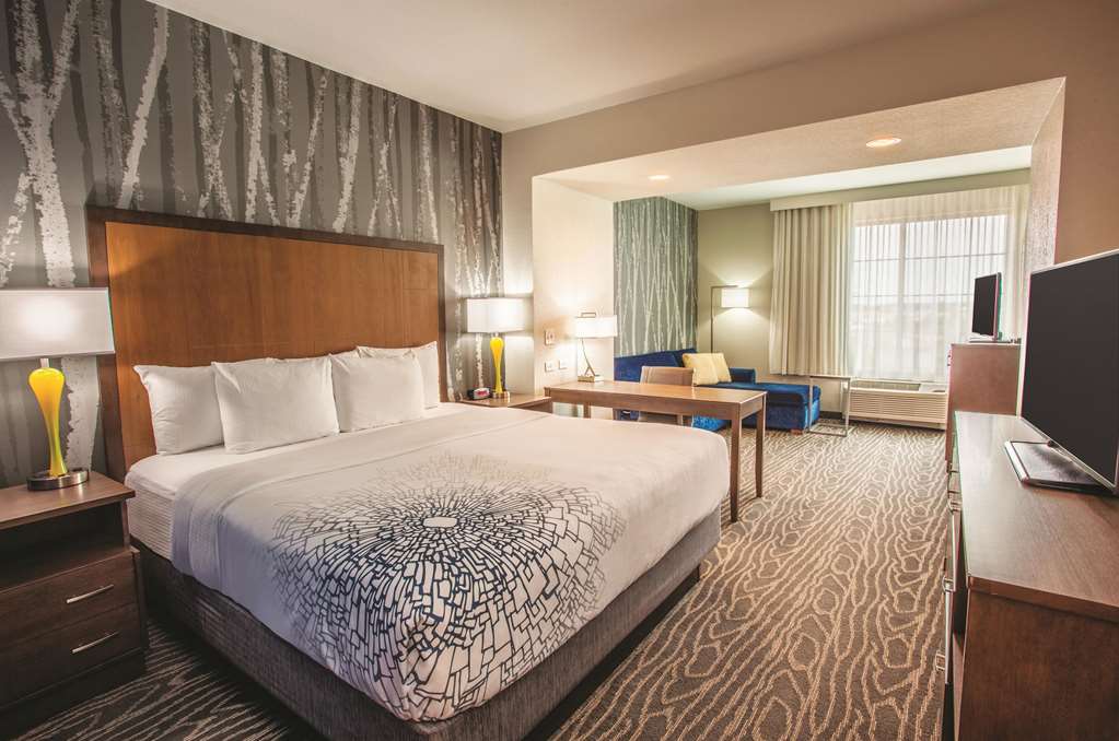 La Quinta Inn & Suites by Wyndham Duluth - photo 13