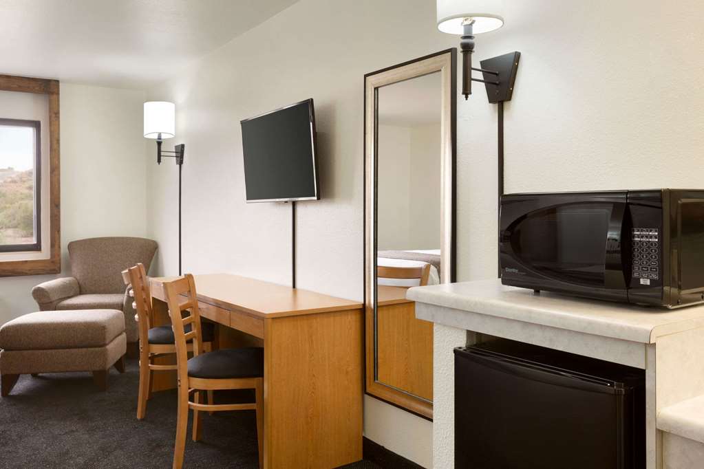 Travelodge by Wyndham Belen - photo 11