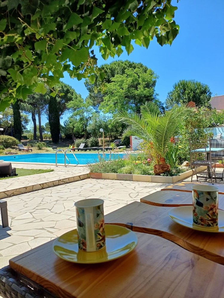 Bel Hotel Restaurant La Gentilhommiere — Trebes
