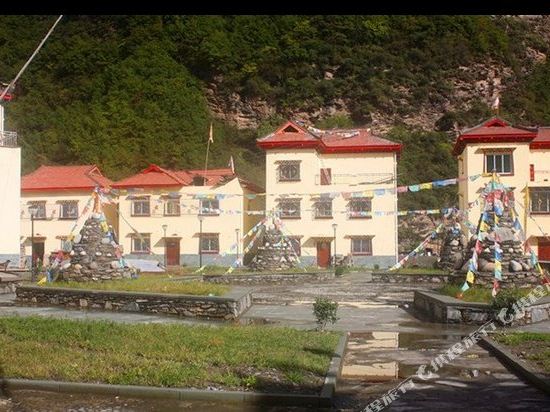 Demei Inn - carbon neutral hotel in Luhua