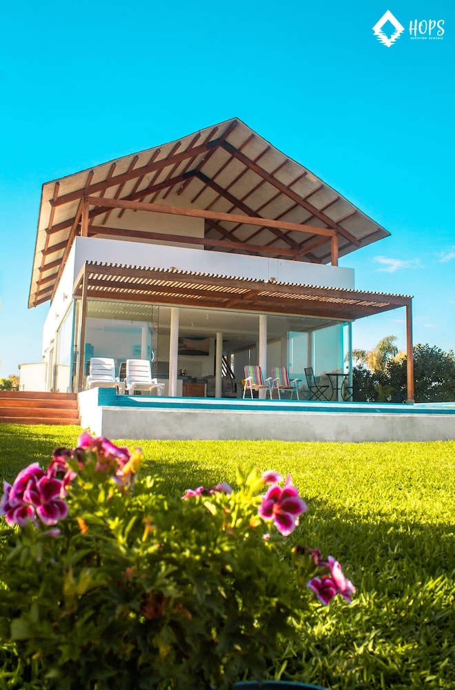 HOP Mykonos en Playa y Naturaleza de Chincha in Chincha Baja, Peru