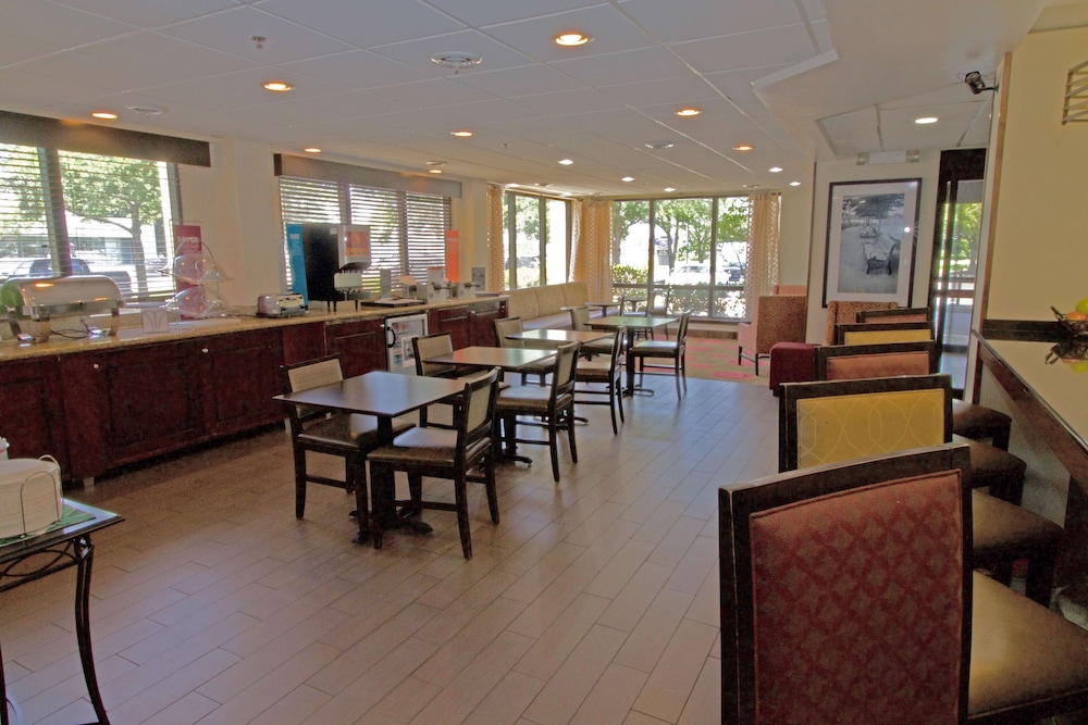 Hampton Inn Norfolk Chesapeake - photo 28