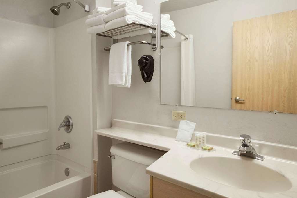 Super 8 by Wyndham Bellingham Airport Ferndale - photo 8