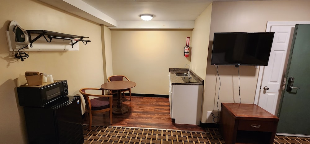 Ayer Motor Inn - photo 22