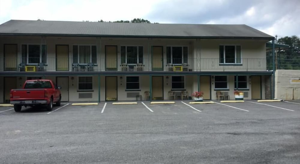 Mahoning Inn - photo 29