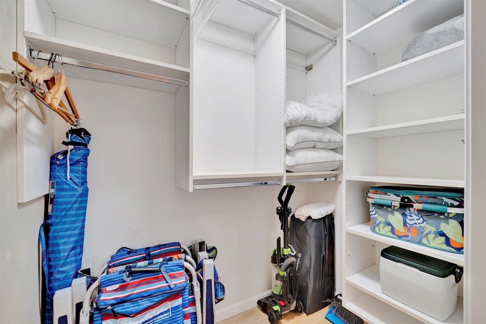 Stones Throw Beachfront Luxury Suites - photo 20