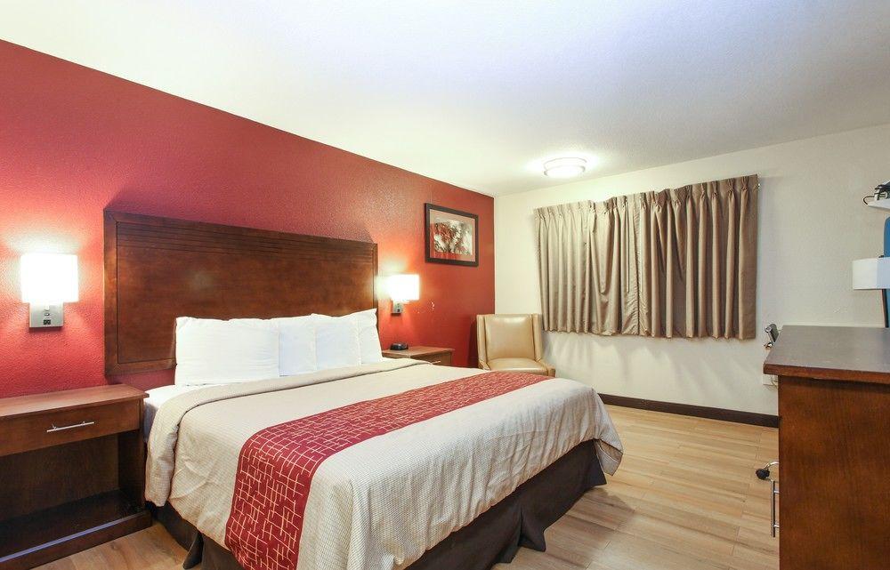 Red Roof Inn Portland - photo 4