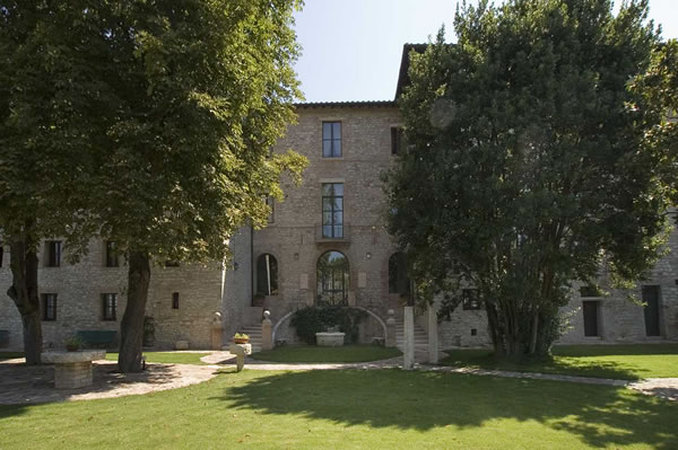 Palazzo Grande Residenza D'Epoca — 4-Star Luxury Hotel in Corciano, Italy
