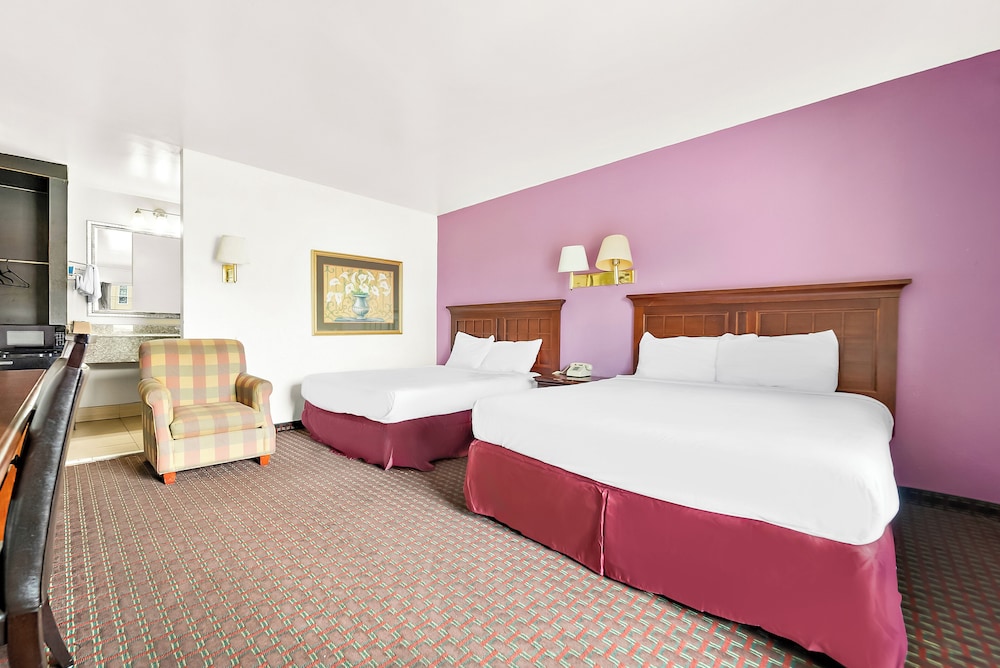 Capitol Inn And Suites — Montgomery
