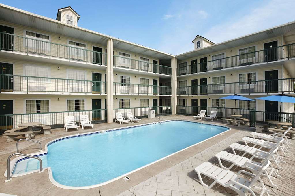 Days Inn Branson Near The Strip - photo 34