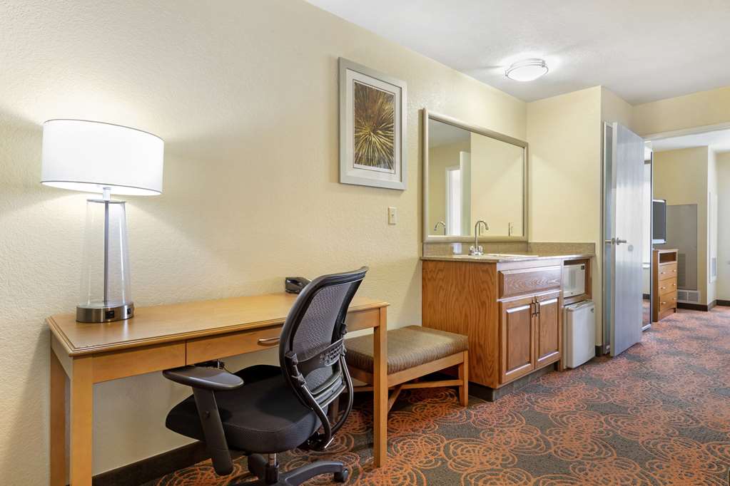 Best Western Plus Waco North - photo 16