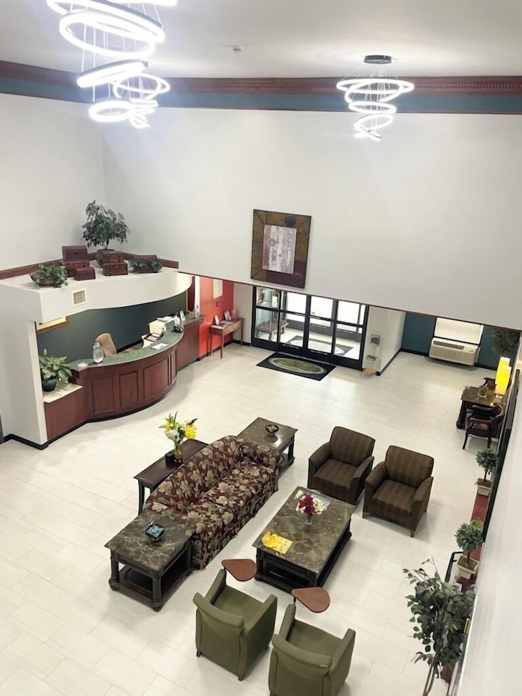 Grand Vista Hotel and Suites - photo 10