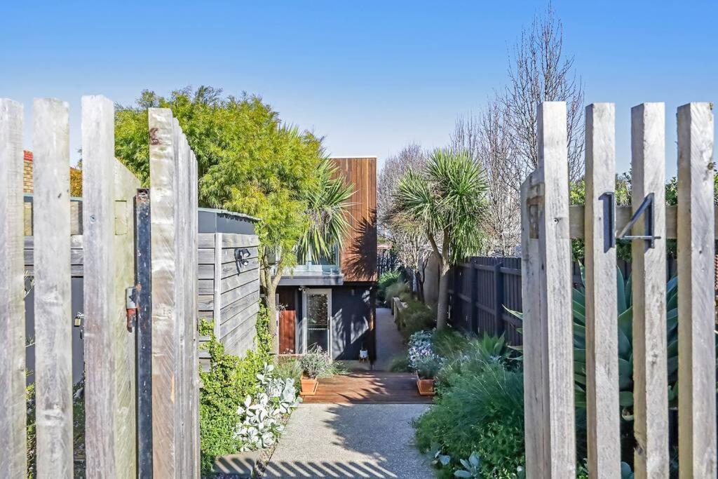 Silver Ball Retreat — Warrnambool
