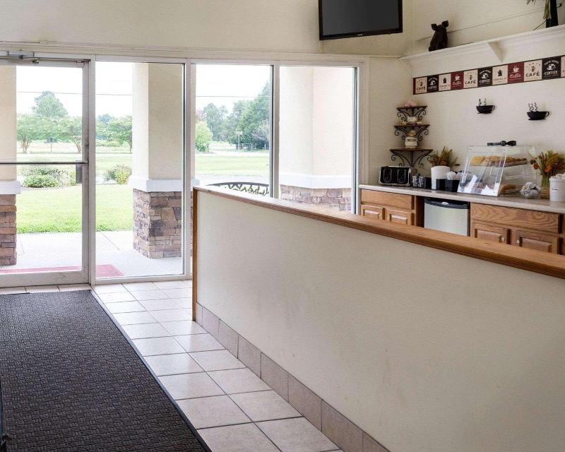 Stonewood Inn & Suites of Carrollton Smithfield - photo 6