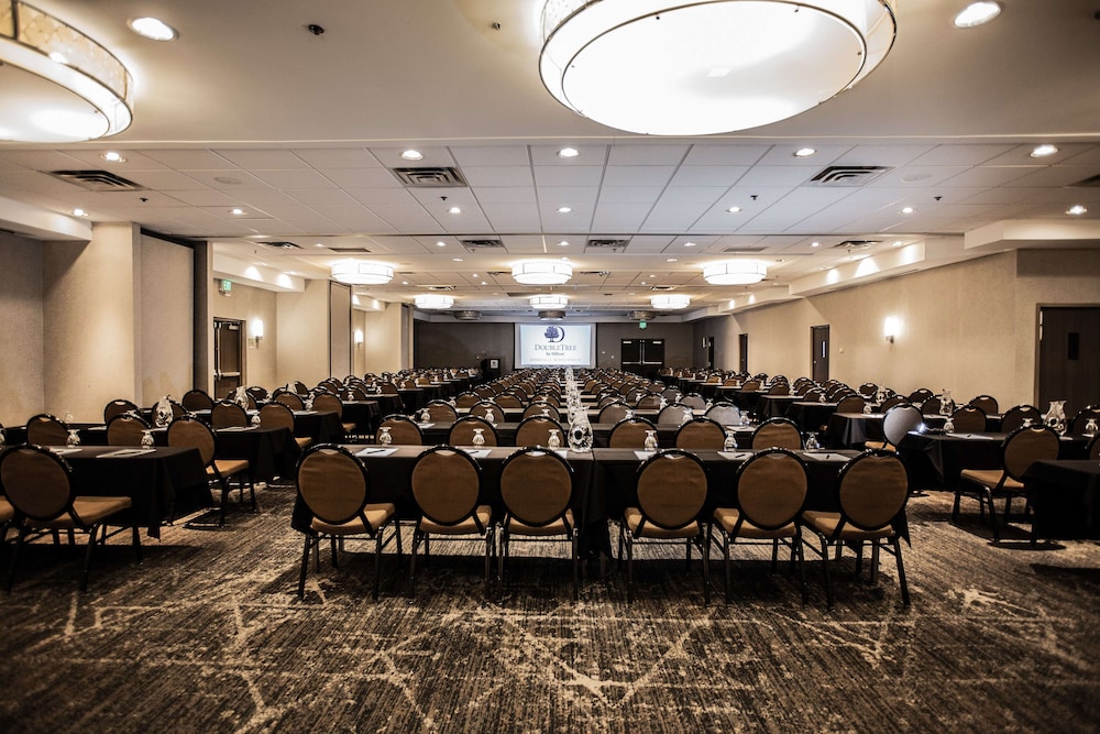 DoubleTree by Hilton Roseville Minneapolis - photo 38