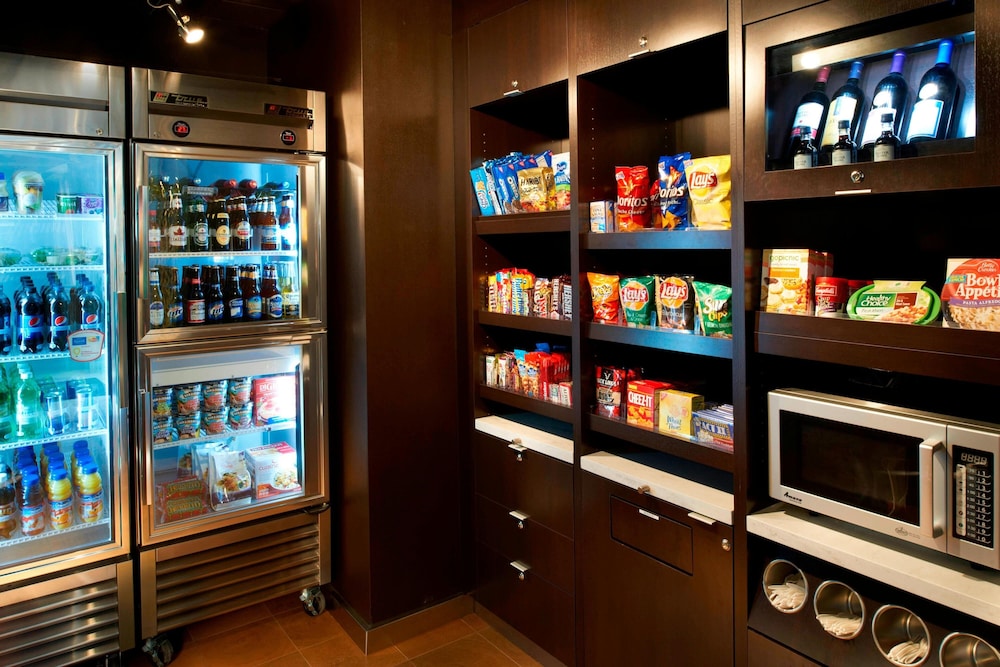 Courtyard by Marriott Detroit Dearborn - photo 11