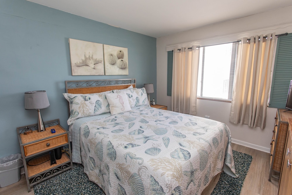 Royal Garden Resort 415 2 Bedroom Condo by RedAwning - photo 2