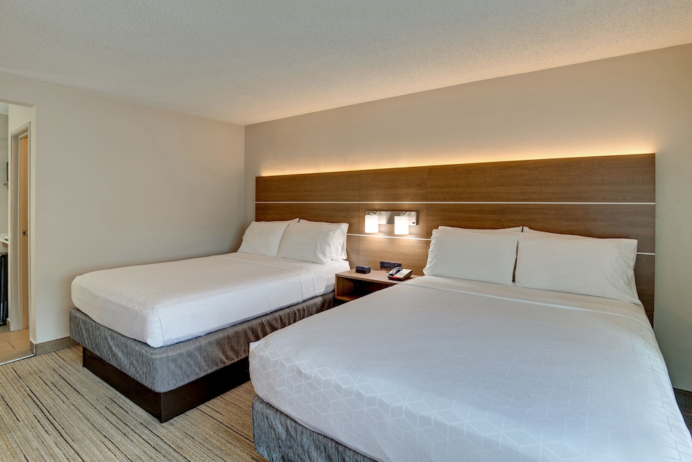 Holiday Inn Express W I40 Whitebridge Road by IHG - photo 11