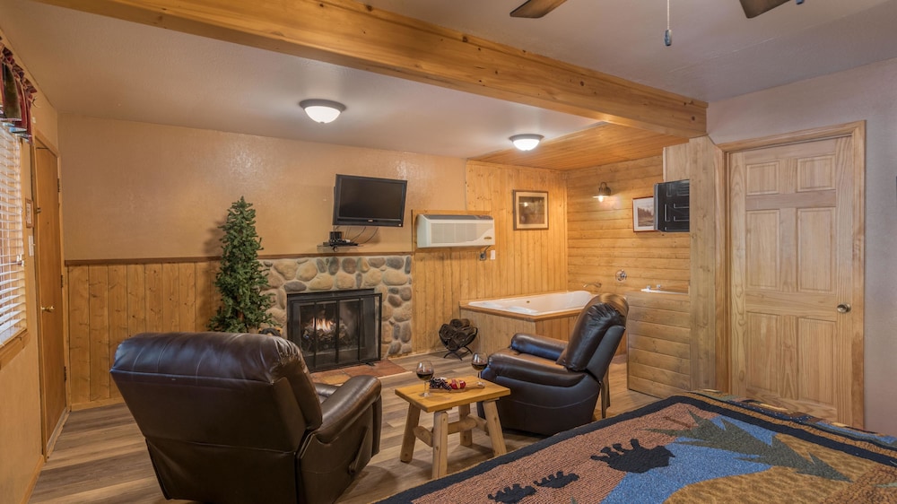 Upper Canyon Inn & Cabins - photo 106