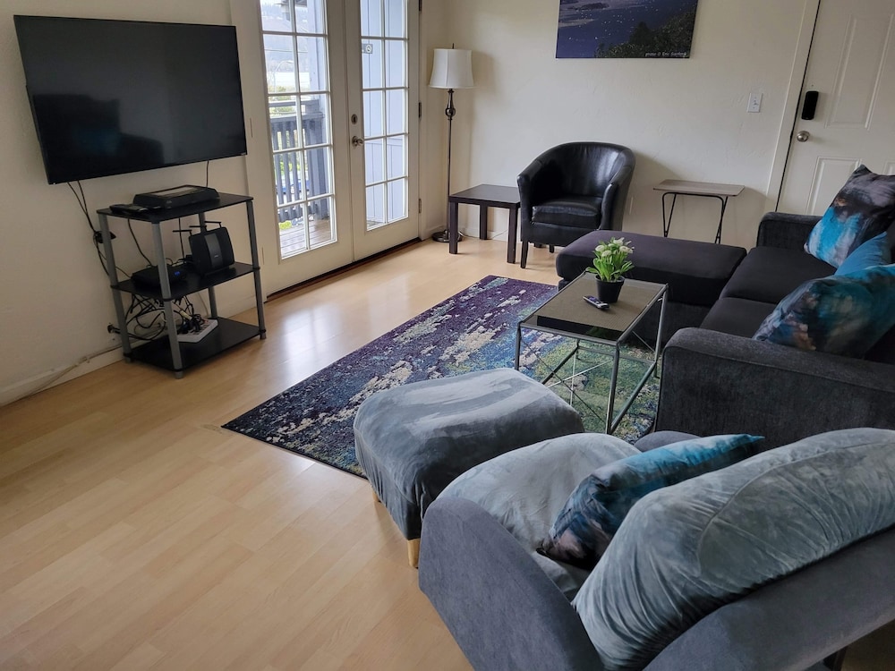 Hood River Suites Apartment Hotel - photo 25
