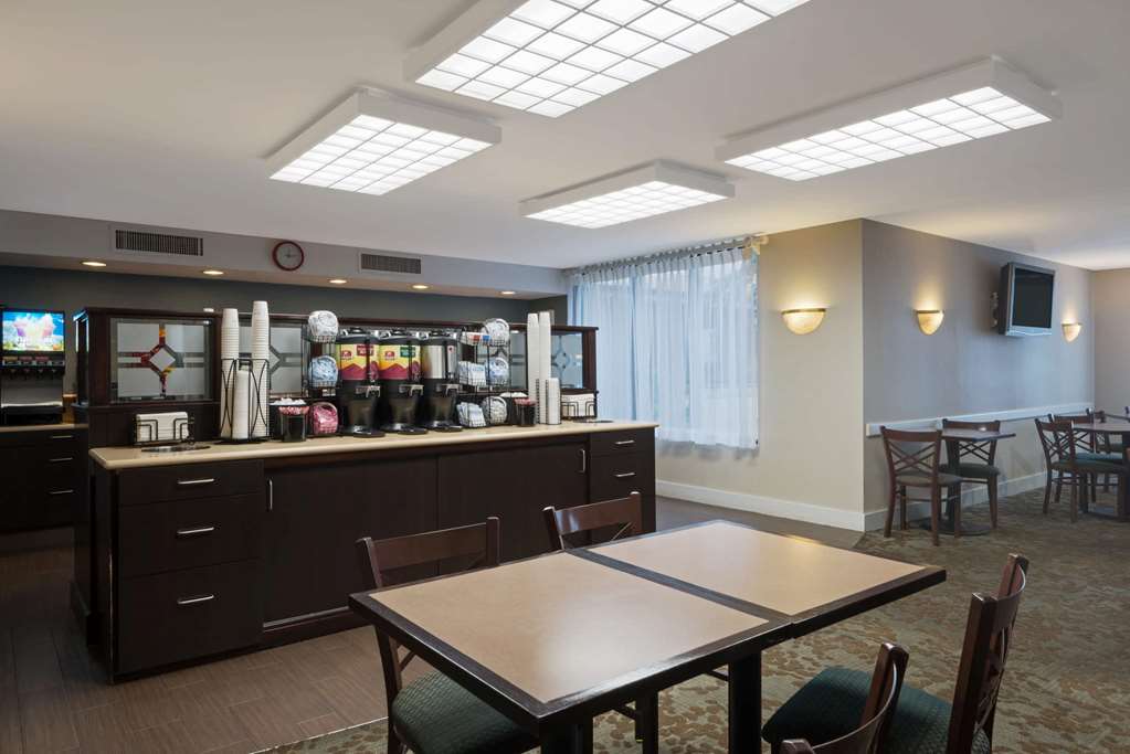 Ramada by Wyndham Boston - photo 16