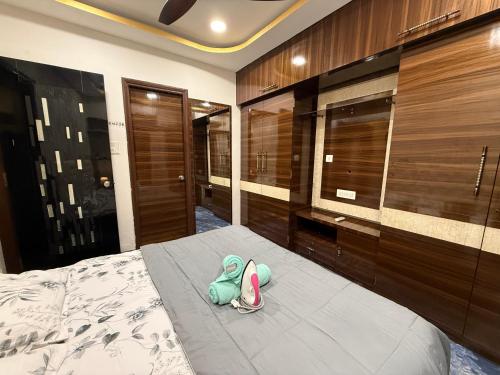 1BHK Modern Cozy Flat at Prime Location Livin Cove