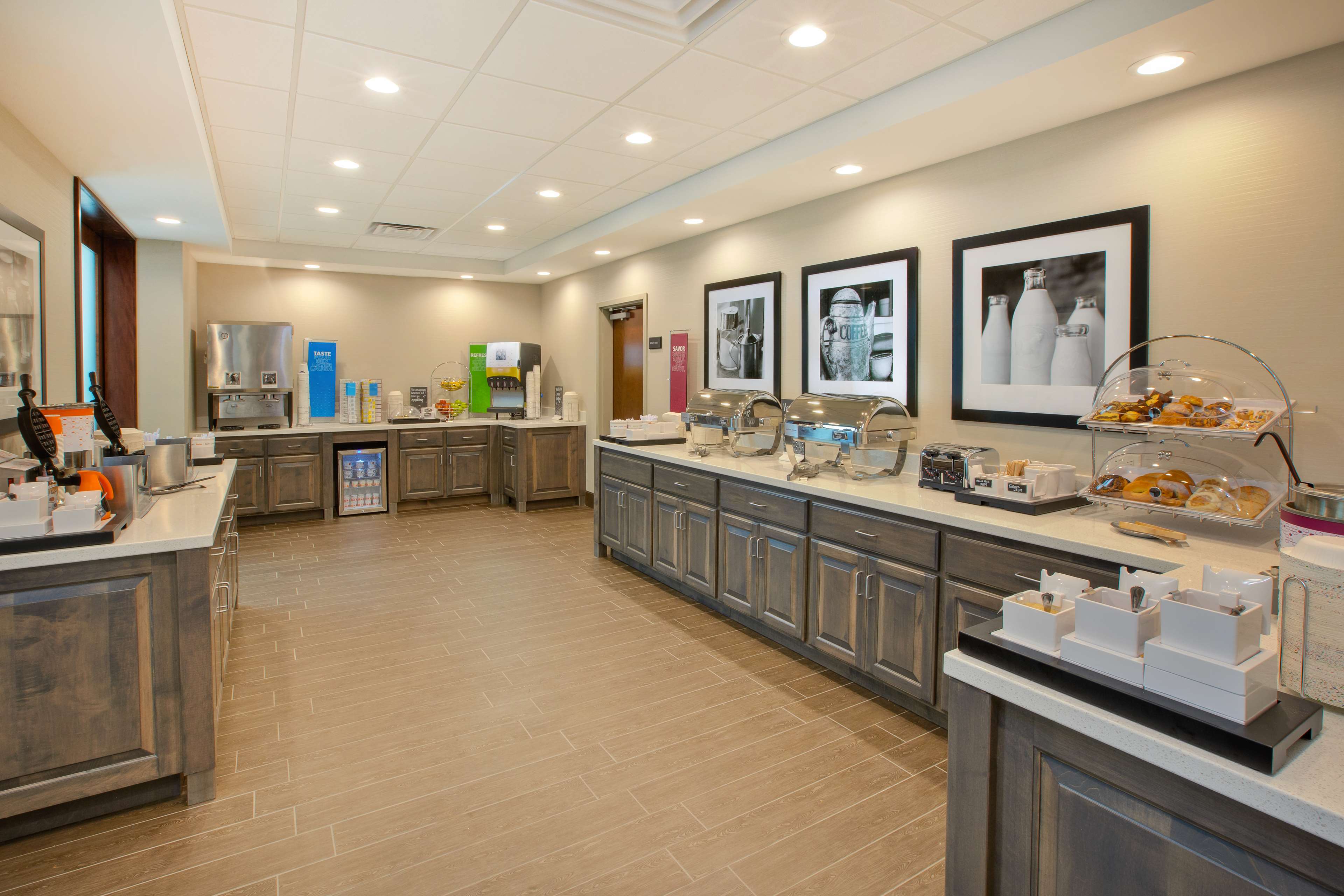 Hampton Inn & Suites Southwest Sioux Falls - photo 11